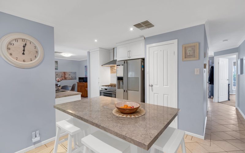 SPACIOUS 4 BEDROOM FAMILY HOME!!