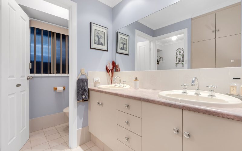 SPACIOUS 4 BEDROOM FAMILY HOME!!