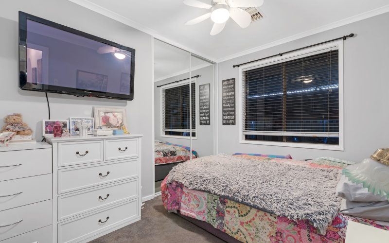 SPACIOUS 4 BEDROOM FAMILY HOME!!