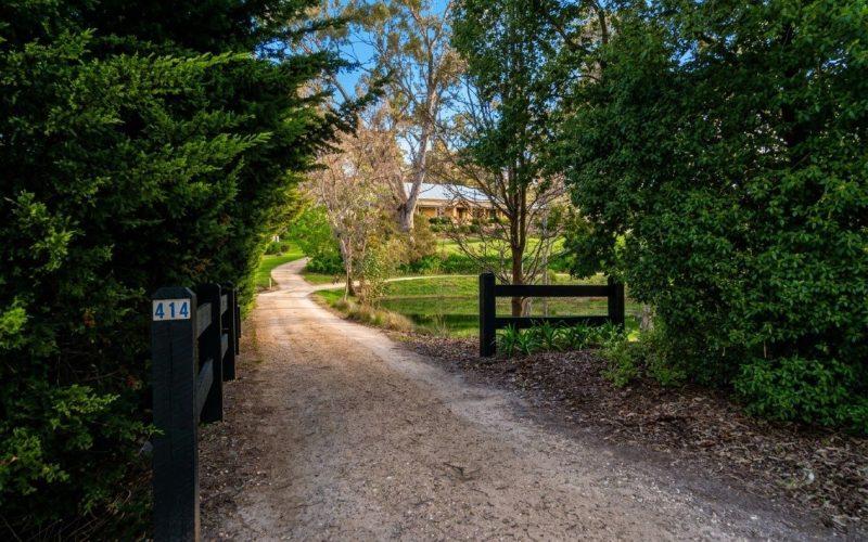 Federation Grandeur: 2.8 Acres, Private Dam, and Substantial Shedding