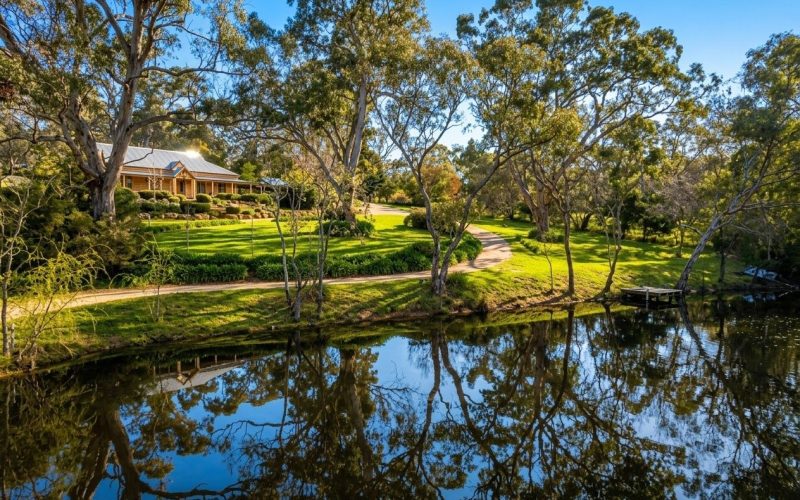 Federation Grandeur: 2.8 Acres, Private Dam, and Substantial Shedding