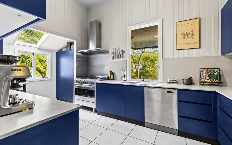 Charming Character Queenslander on a Generous 1,040m2 Allotment