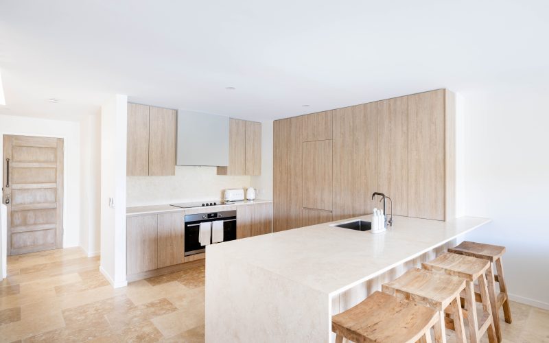Renovated Waterfront Living In The Heart Of Burleigh Waters
