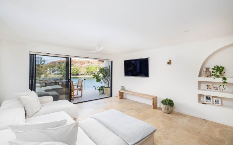 Renovated Waterfront Living In The Heart Of Burleigh Waters